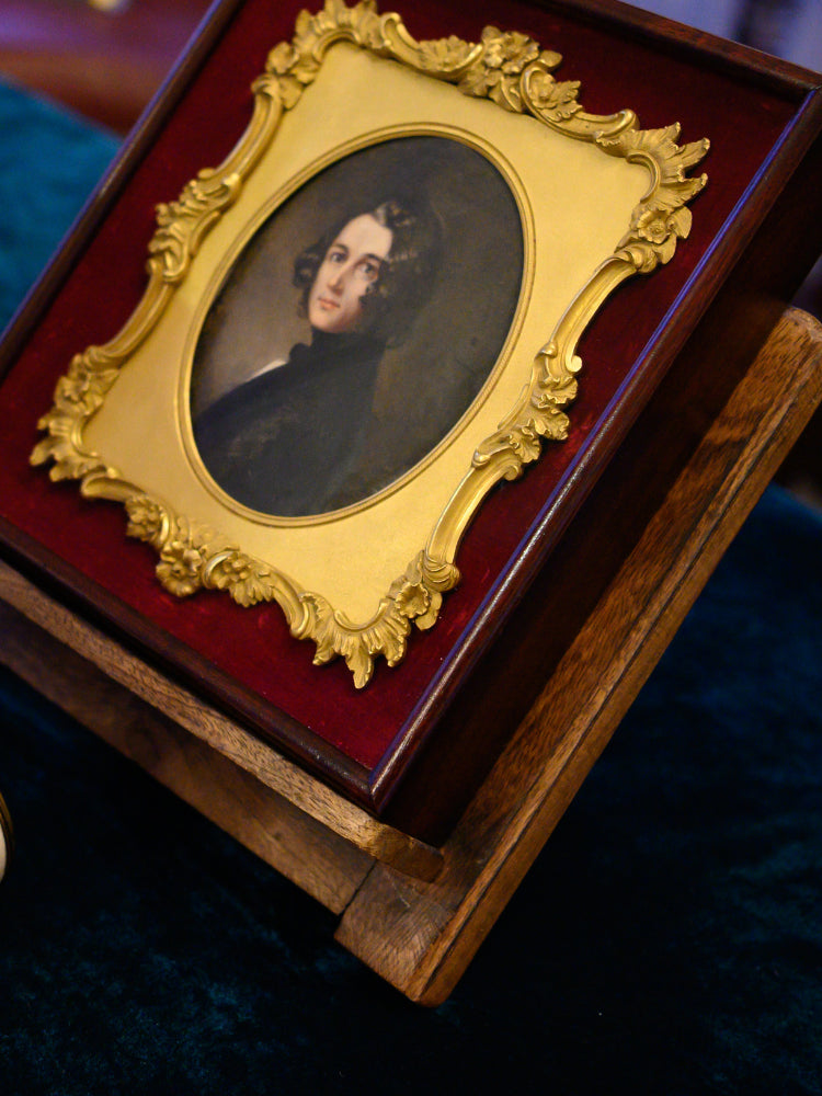 The logo of the Charles Dickens Museum centenary