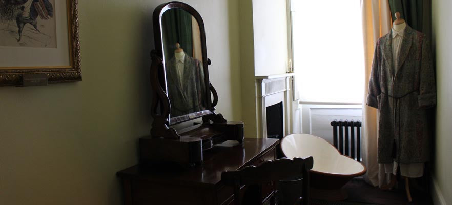 Dressing Room at 48 Doughty Street, including a tin hip bath, similar to the sort the Dickens family would have used when they lived here in the 1830s. Credit: Charles Dickens Museum. 