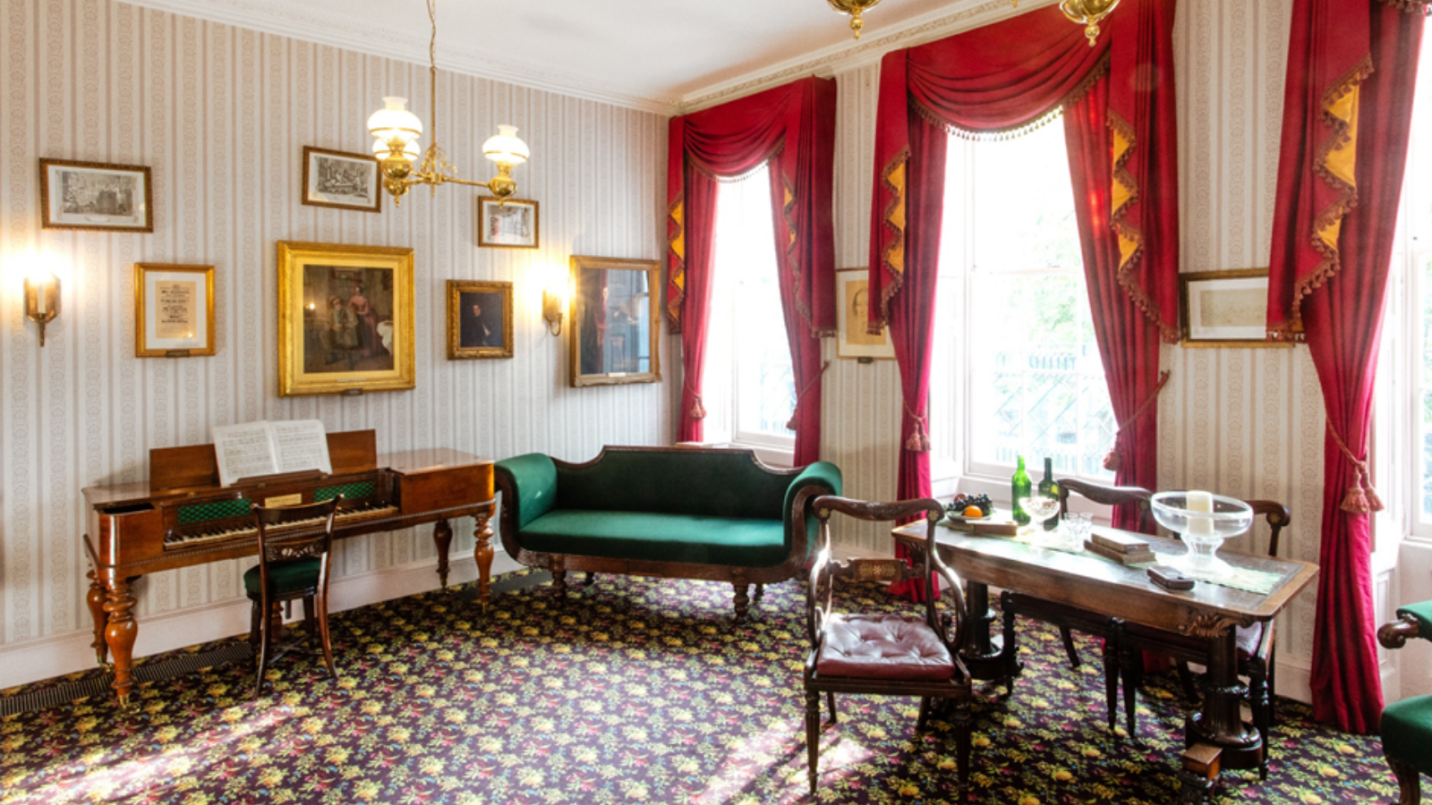 Drawing Room of 48 Doughty Street